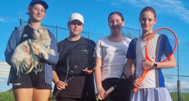 V. l. n. r.: Sophie Thielen, Sarah Lorenz, Paula Fery, Mayla Raffaele